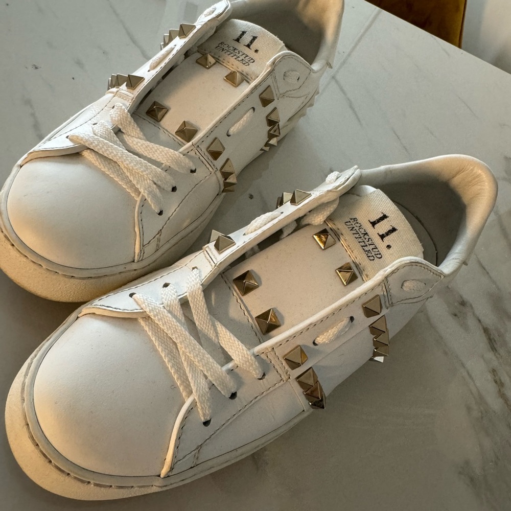 Valentino sneakers for sale lightly worn - Picture 2 of 4